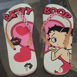 Betty Boop Flip Flops NWOT. SIZE : M 7-8